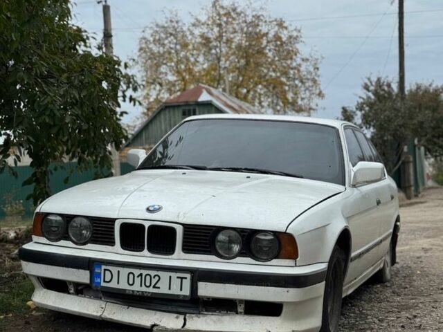 Белый БМВ 5 Серия, объемом двигателя 2 л и пробегом 3 тыс. км за 1300 $, фото 1 на Automoto.ua