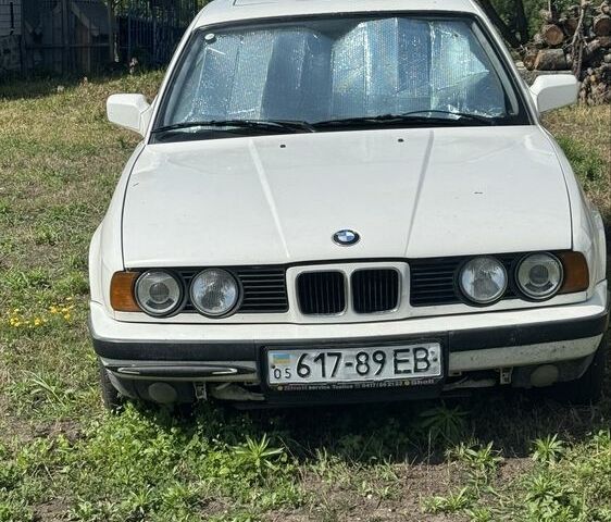 Білий БМВ 5 Серія, об'ємом двигуна 2.5 л та пробігом 300 тис. км за 2000 $, фото 1 на Automoto.ua