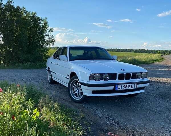 Белый БМВ 5 Серия, объемом двигателя 2.49 л и пробегом 535 тыс. км за 3000 $, фото 1 на Automoto.ua