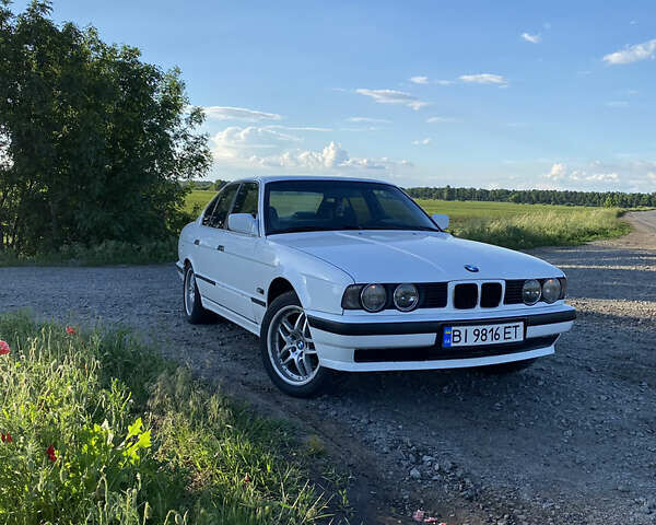 Білий БМВ 5 Серія, об'ємом двигуна 2.49 л та пробігом 529 тис. км за 4000 $, фото 1 на Automoto.ua