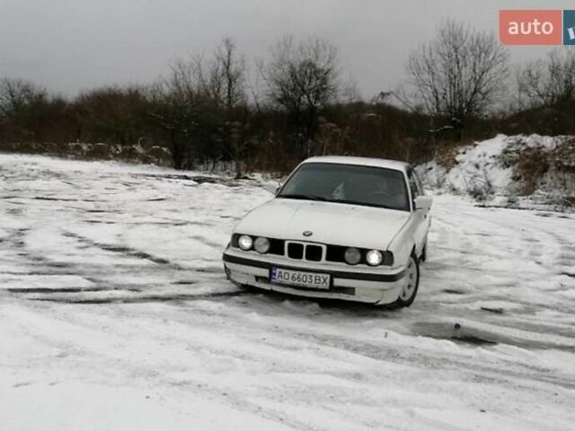 Белый БМВ 5 Серия, объемом двигателя 2.4 л и пробегом 50 тыс. км за 900 $, фото 1 на Automoto.ua
