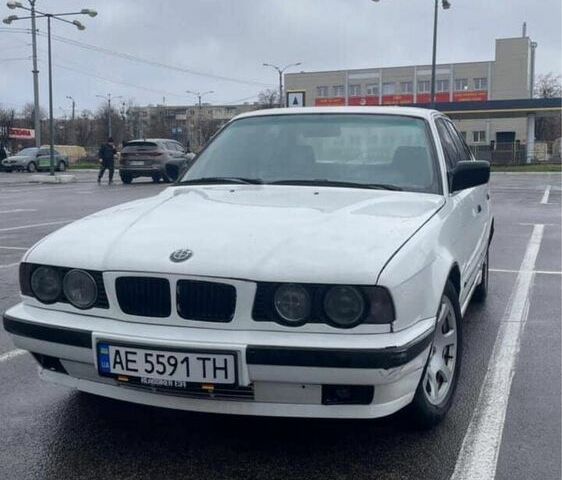 Белый БМВ 5 Серия, объемом двигателя 2.5 л и пробегом 370 тыс. км за 2000 $, фото 1 на Automoto.ua