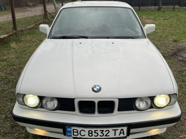 Белый БМВ 5 Серия, объемом двигателя 2.4 л и пробегом 450 тыс. км за 3000 $, фото 1 на Automoto.ua