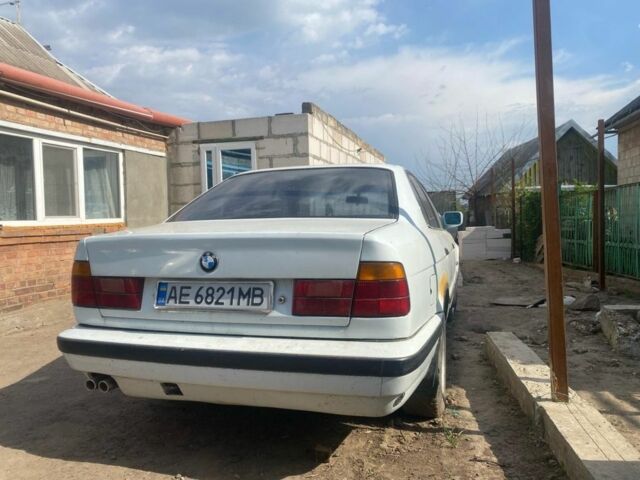 Белый БМВ 5 Серия, объемом двигателя 2 л и пробегом 350 тыс. км за 2000 $, фото 1 на Automoto.ua