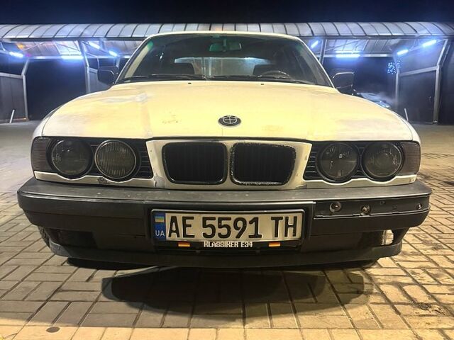 Білий БМВ 5 Серія, об'ємом двигуна 2.5 л та пробігом 371 тис. км за 3299 $, фото 1 на Automoto.ua