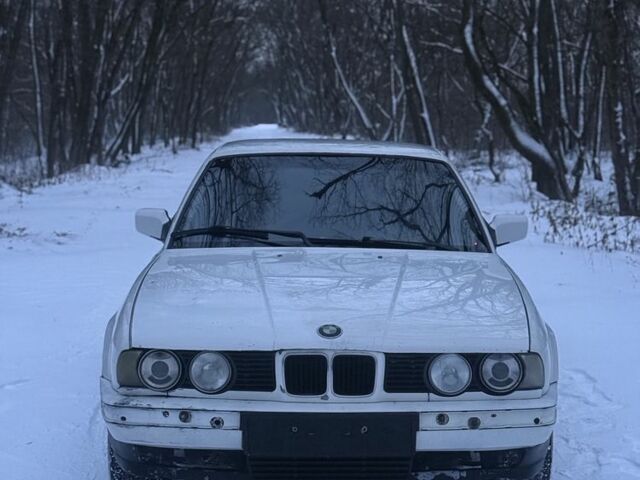 Белый БМВ 5 Серия, объемом двигателя 2 л и пробегом 50 тыс. км за 1999 $, фото 1 на Automoto.ua