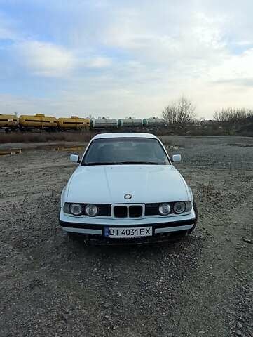 Білий БМВ 5 Серія, об'ємом двигуна 2 л та пробігом 350 тис. км за 2600 $, фото 1 на Automoto.ua