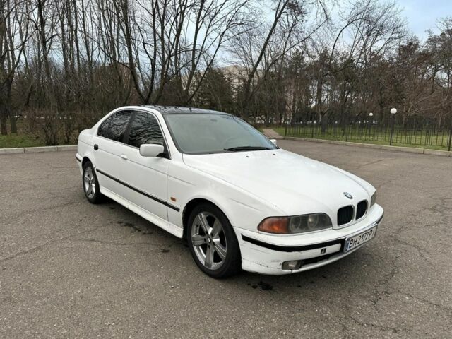 Білий БМВ 5 Серія, об'ємом двигуна 2.5 л та пробігом 300 тис. км за 2900 $, фото 1 на Automoto.ua