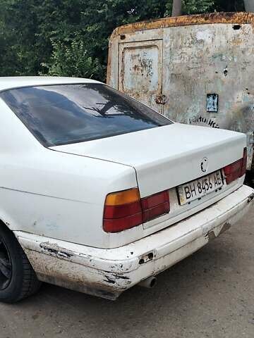 Білий БМВ 5 Серія, об'ємом двигуна 2 л та пробігом 535 тис. км за 1600 $, фото 1 на Automoto.ua
