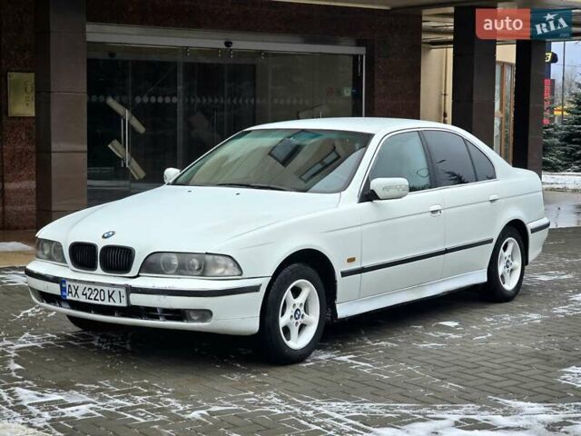 Белый БМВ 5 Серия, объемом двигателя 1.99 л и пробегом 250 тыс. км за 2999 $, фото 1 на Automoto.ua