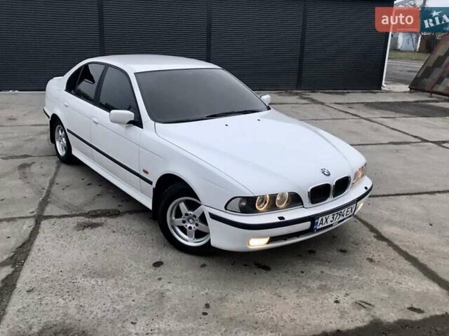 Белый БМВ 5 Серия, объемом двигателя 2 л и пробегом 290 тыс. км за 7000 $, фото 1 на Automoto.ua