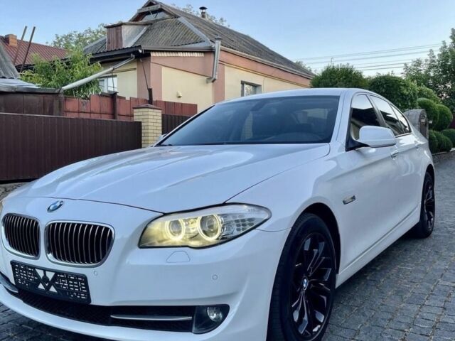 Белый БМВ 5 Серия, объемом двигателя 2 л и пробегом 280 тыс. км за 12600 $, фото 1 на Automoto.ua