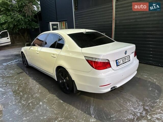 Белый БМВ 5 Серия, объемом двигателя 3 л и пробегом 340 тыс. км за 9700 $, фото 1 на Automoto.ua