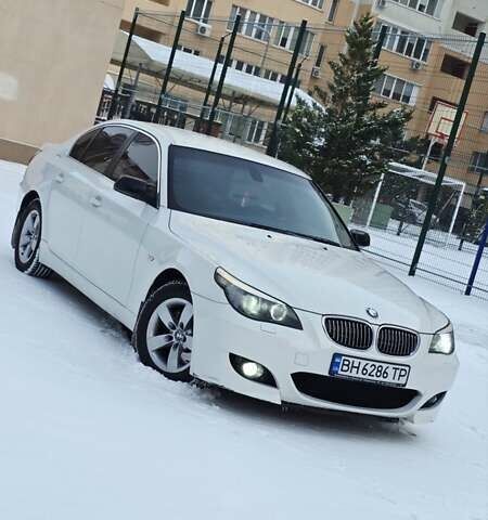 Белый БМВ 5 Серия, объемом двигателя 2 л и пробегом 247 тыс. км за 10750 $, фото 1 на Automoto.ua