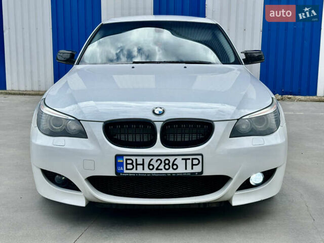 Белый БМВ 5 Серия, объемом двигателя 2 л и пробегом 255 тыс. км за 9300 $, фото 1 на Automoto.ua