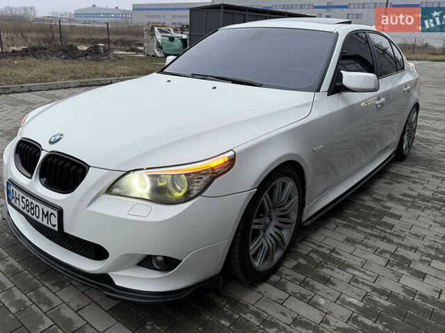 Белый БМВ 5 Серия, объемом двигателя 3 л и пробегом 333 тыс. км за 18500 $, фото 1 на Automoto.ua