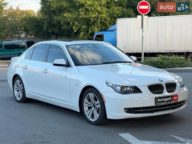Білий БМВ 5 Серія, об'ємом двигуна 3 л та пробігом 320 тис. км за 8940 $, фото 1 на Automoto.ua