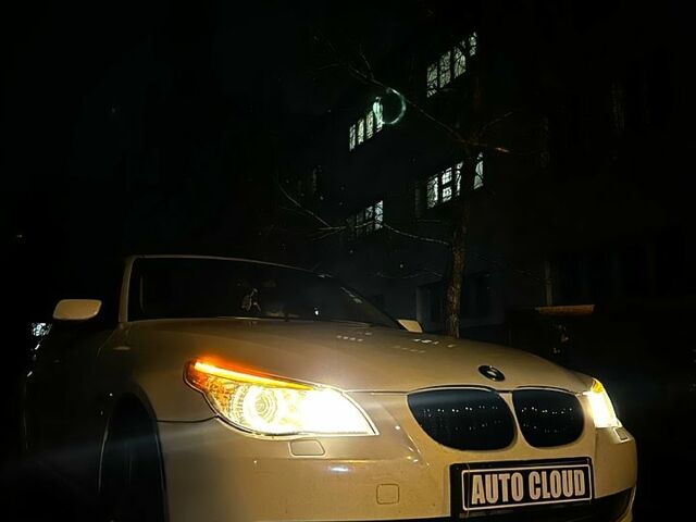 Білий БМВ 5 Серія, об'ємом двигуна 3 л та пробігом 233 тис. км за 10500 $, фото 1 на Automoto.ua