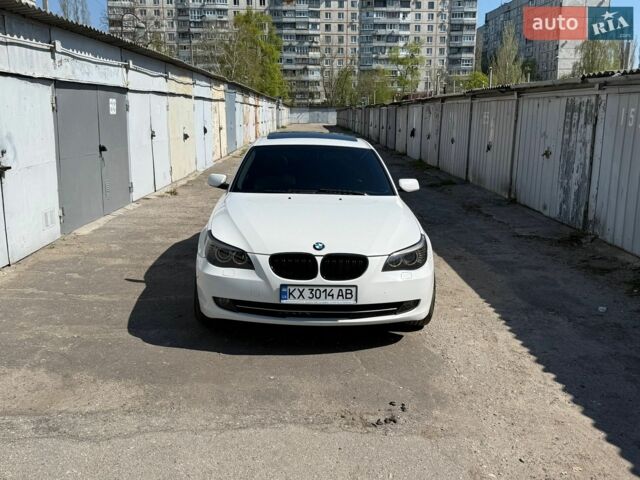 Белый БМВ 5 Серия, объемом двигателя 3 л и пробегом 181 тыс. км за 9999 $, фото 1 на Automoto.ua