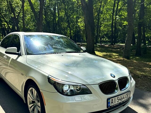 Білий БМВ 5 Серія, об'ємом двигуна 3 л та пробігом 320 тис. км за 9500 $, фото 1 на Automoto.ua