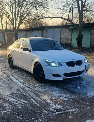 Білий БМВ 5 Серія, об'ємом двигуна 2 л та пробігом 400 тис. км за 8500 $, фото 1 на Automoto.ua