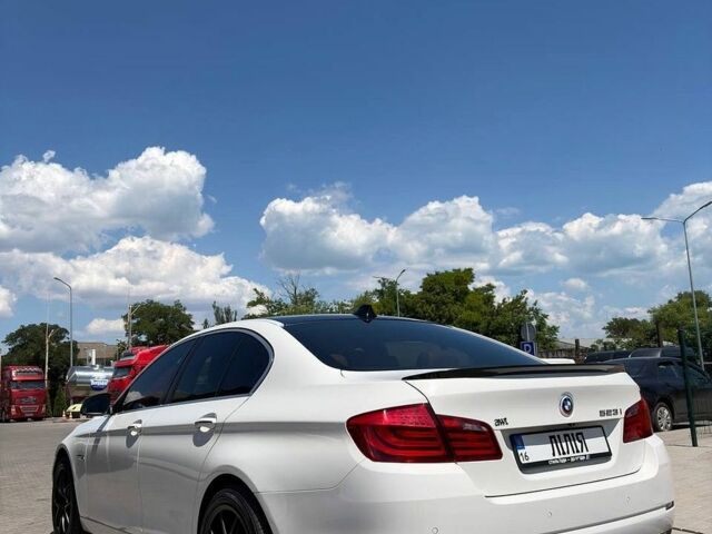 Білий БМВ 5 Серія, об'ємом двигуна 2.5 л та пробігом 200 тис. км за 11800 $, фото 1 на Automoto.ua