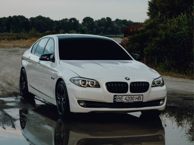 Белый БМВ 5 Серия, объемом двигателя 3 л и пробегом 230 тыс. км за 12000 $, фото 1 на Automoto.ua