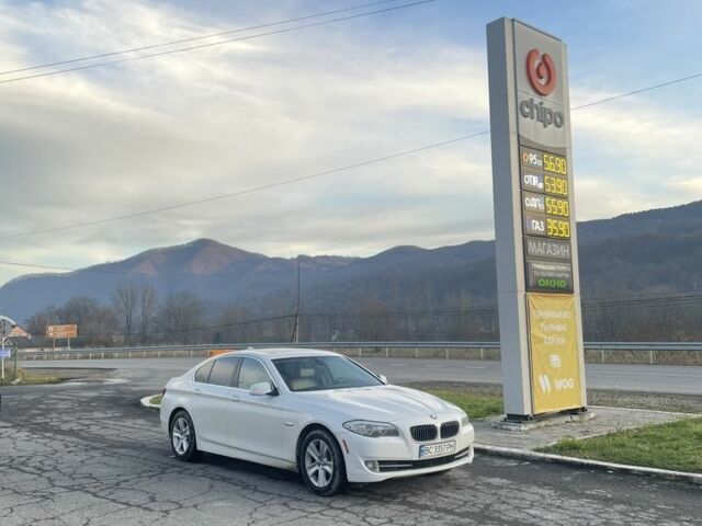 Білий БМВ 5 Серія, об'ємом двигуна 3 л та пробігом 300 тис. км за 9999 $, фото 1 на Automoto.ua