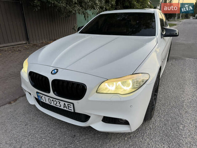 Белый БМВ 5 Серия, объемом двигателя 2.98 л и пробегом 249 тыс. км за 13500 $, фото 1 на Automoto.ua