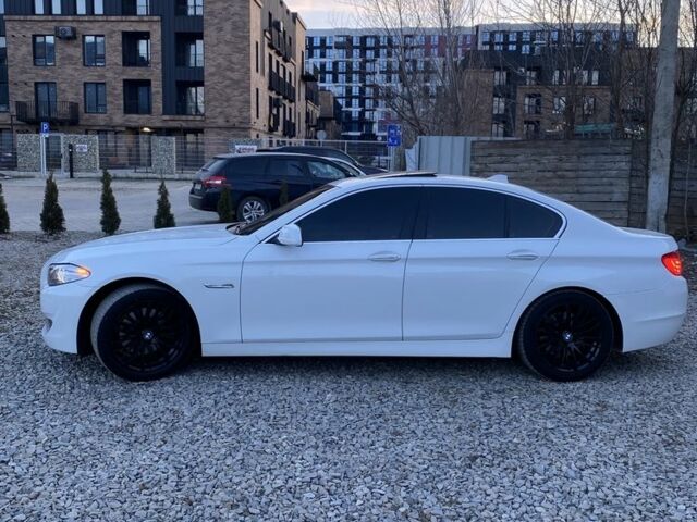 Білий БМВ 5 Серія, об'ємом двигуна 3 л та пробігом 320 тис. км за 12950 $, фото 1 на Automoto.ua