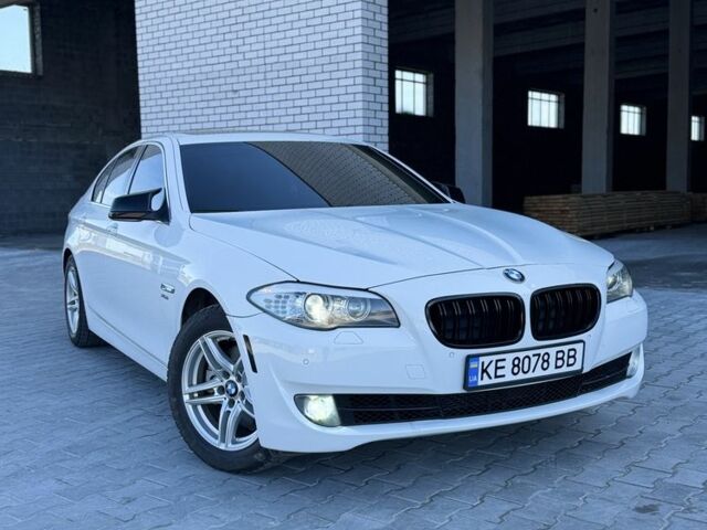 Белый БМВ 5 Серия, объемом двигателя 2 л и пробегом 158 тыс. км за 11400 $, фото 1 на Automoto.ua