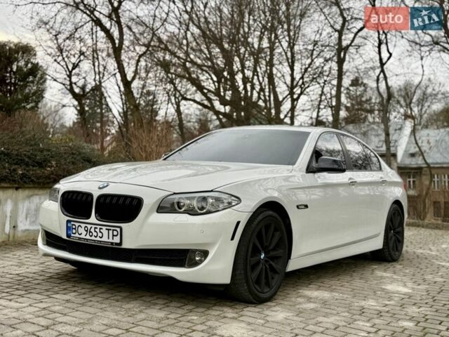 Белый БМВ 5 Серия, объемом двигателя 3 л и пробегом 225 тыс. км за 12200 $, фото 1 на Automoto.ua
