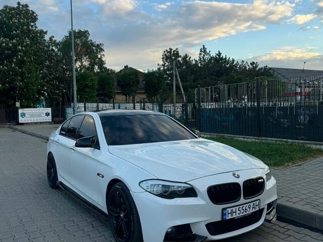 Білий БМВ 5 Серія, об'ємом двигуна 2.98 л та пробігом 239 тис. км за 13500 $, фото 1 на Automoto.ua