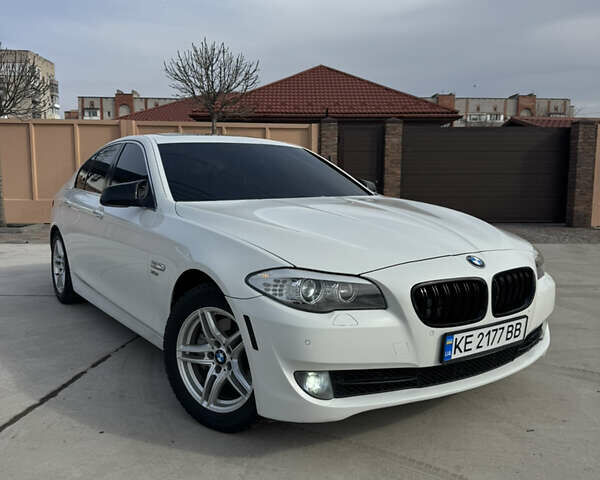 Білий БМВ 5 Серія, об'ємом двигуна 2 л та пробігом 215 тис. км за 11500 $, фото 1 на Automoto.ua