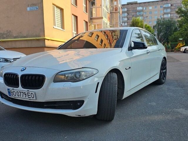 Белый БМВ 5 Серия, объемом двигателя 3 л и пробегом 396 тыс. км за 9200 $, фото 1 на Automoto.ua