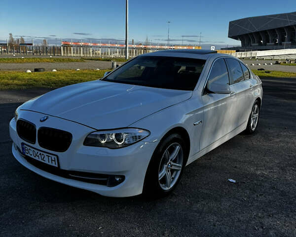 Белый БМВ 5 Серия, объемом двигателя 2 л и пробегом 180 тыс. км за 11100 $, фото 1 на Automoto.ua
