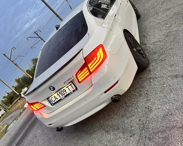 Білий БМВ 5 Серія, об'ємом двигуна 3 л та пробігом 100 тис. км за 13000 $, фото 1 на Automoto.ua