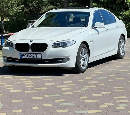 Белый БМВ 5 Серия, объемом двигателя 2 л и пробегом 184 тыс. км за 10300 $, фото 1 на Automoto.ua