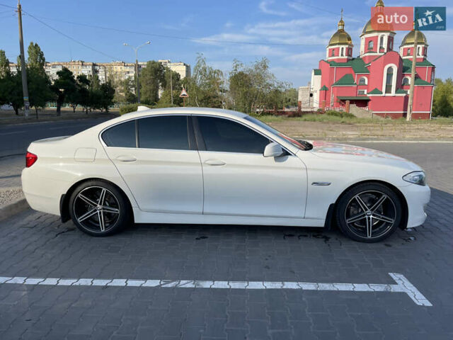 Белый БМВ 5 Серия, объемом двигателя 2.99 л и пробегом 214 тыс. км за 13199 $, фото 1 на Automoto.ua