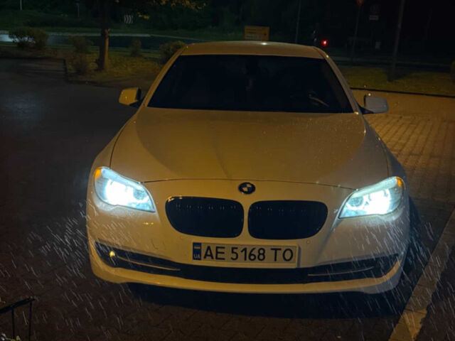 Білий БМВ 5 Серія, об'ємом двигуна 2 л та пробігом 240 тис. км за 13800 $, фото 1 на Automoto.ua