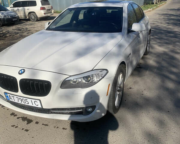 Білий БМВ 5 Серія, об'ємом двигуна 2 л та пробігом 220 тис. км за 12000 $, фото 1 на Automoto.ua