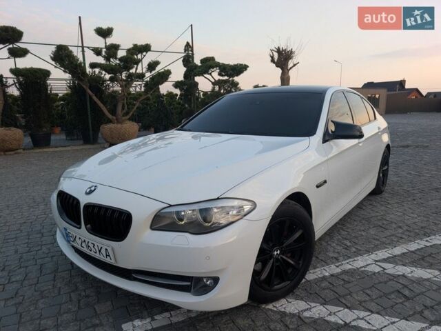 Білий БМВ 5 Серія, об'ємом двигуна 2 л та пробігом 375 тис. км за 13800 $, фото 1 на Automoto.ua