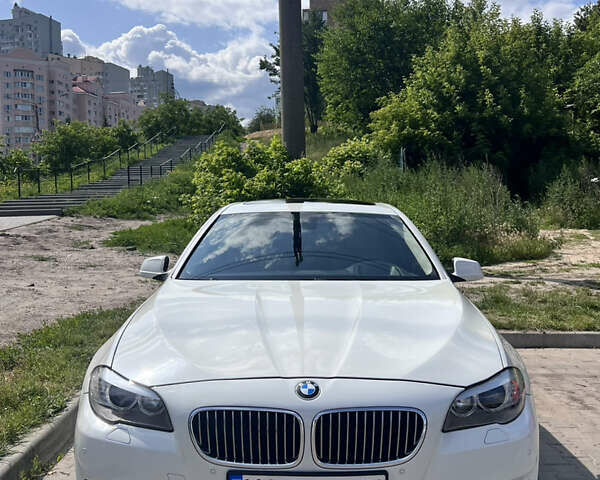Белый БМВ 5 Серия, объемом двигателя 2 л и пробегом 175 тыс. км за 15500 $, фото 1 на Automoto.ua