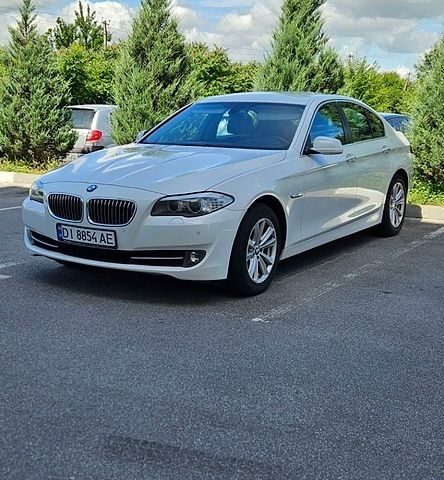 Білий БМВ 5 Серія, об'ємом двигуна 2 л та пробігом 117 тис. км за 13800 $, фото 1 на Automoto.ua