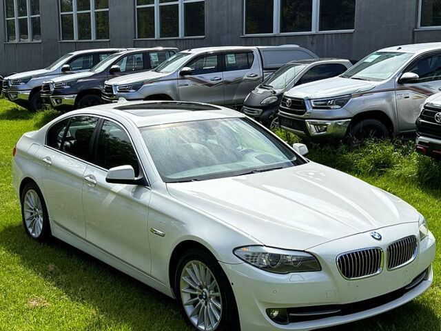 Білий БМВ 5 Серія, об'ємом двигуна 3 л та пробігом 231 тис. км за 11300 $, фото 1 на Automoto.ua