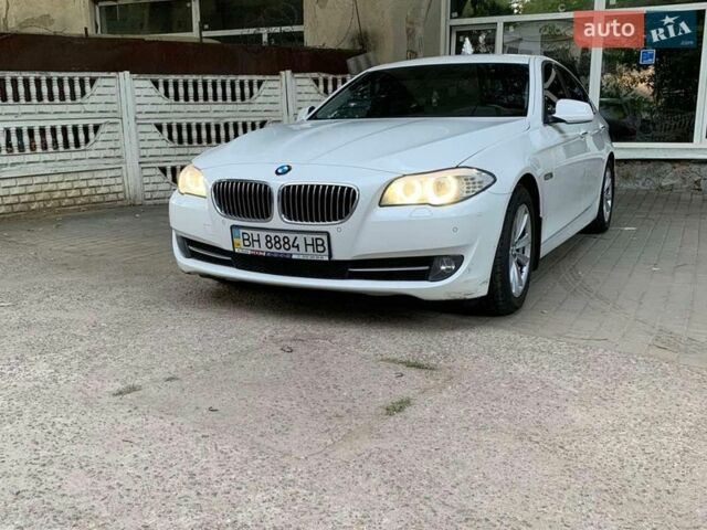 Білий БМВ 5 Серія, об'ємом двигуна 2 л та пробігом 255 тис. км за 15000 $, фото 1 на Automoto.ua