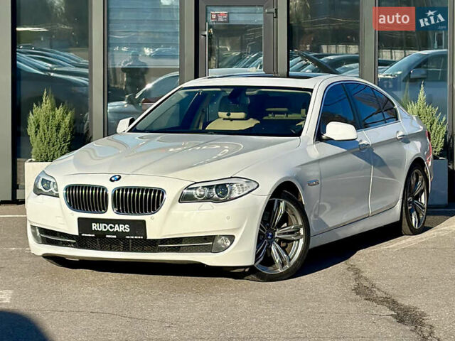Білий БМВ 5 Серія, об'ємом двигуна 2 л та пробігом 257 тис. км за 12900 $, фото 1 на Automoto.ua