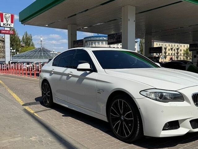 Білий БМВ 5 Серія, об'ємом двигуна 2.98 л та пробігом 190 тис. км за 21000 $, фото 1 на Automoto.ua