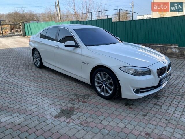 Білий БМВ 5 Серія, об'ємом двигуна 2 л та пробігом 248 тис. км за 13000 $, фото 1 на Automoto.ua