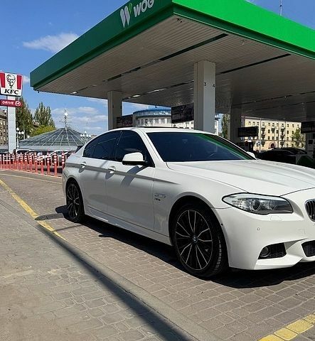 Білий БМВ 5 Серія, об'ємом двигуна 2.98 л та пробігом 190 тис. км за 21000 $, фото 1 на Automoto.ua